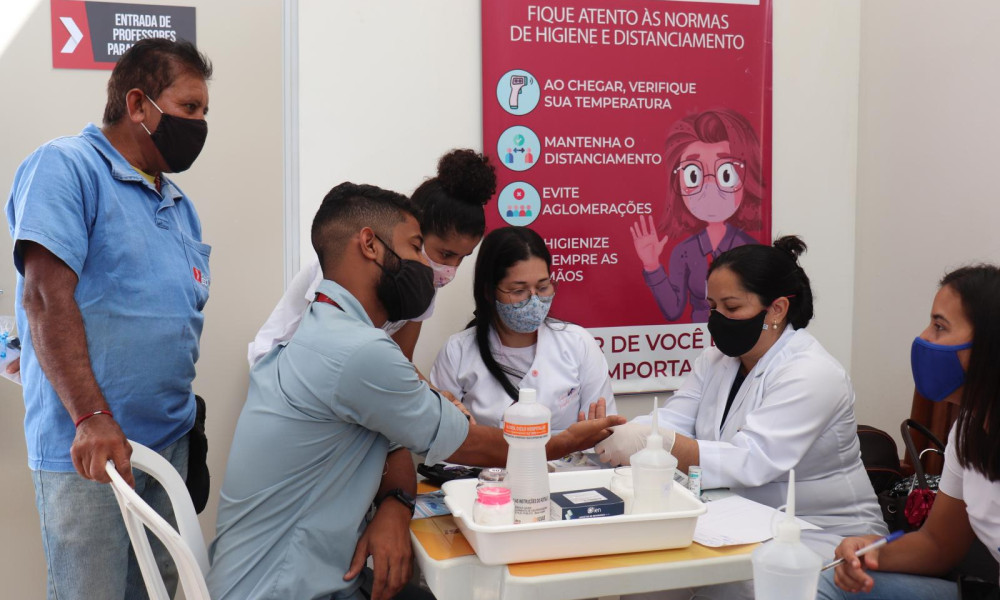 Ação de Saúde: alunos de enfermagem da EDUFOR realizam campanha do Novembro Azul