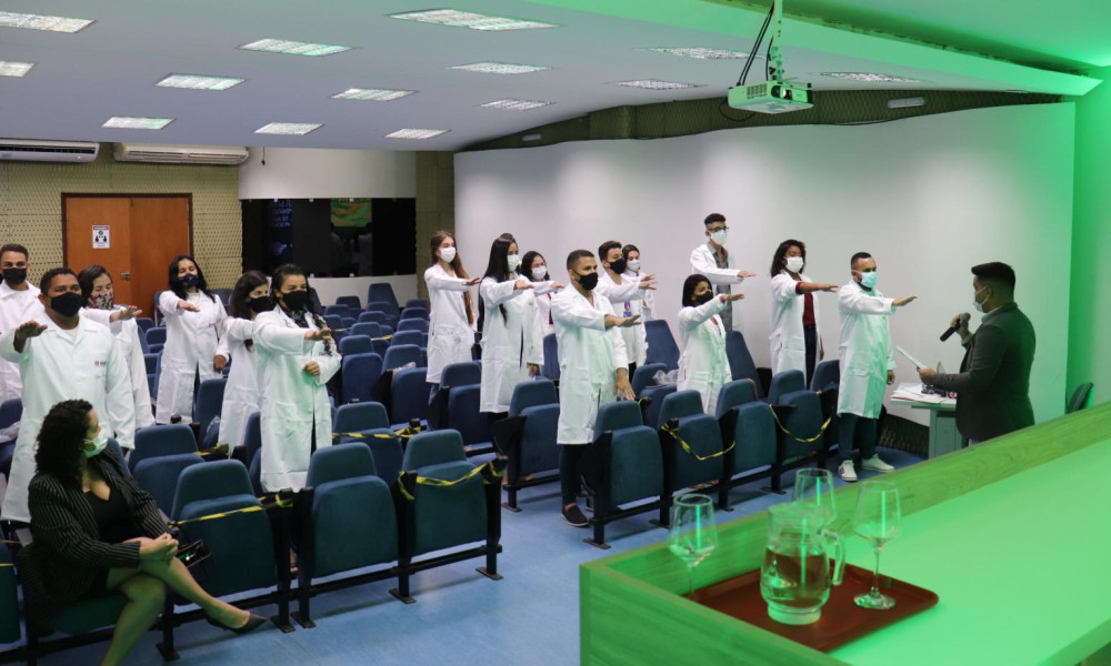 Realizada a Cerimônia do Jaleco com alunos de Enfermagem da Edufor