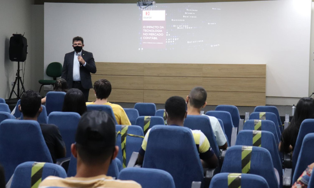 Alunos participam do 1º Encontro de Estudantes de Contabilidade da Edufor