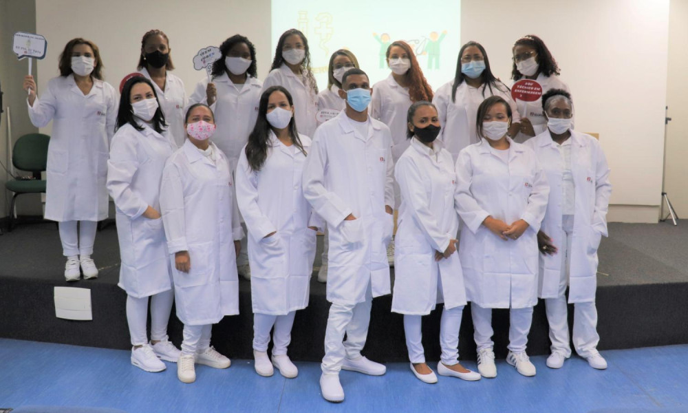 Alunos do curso Técnico em Enfermagem participam da cerimônia de Entrega do Jaleco