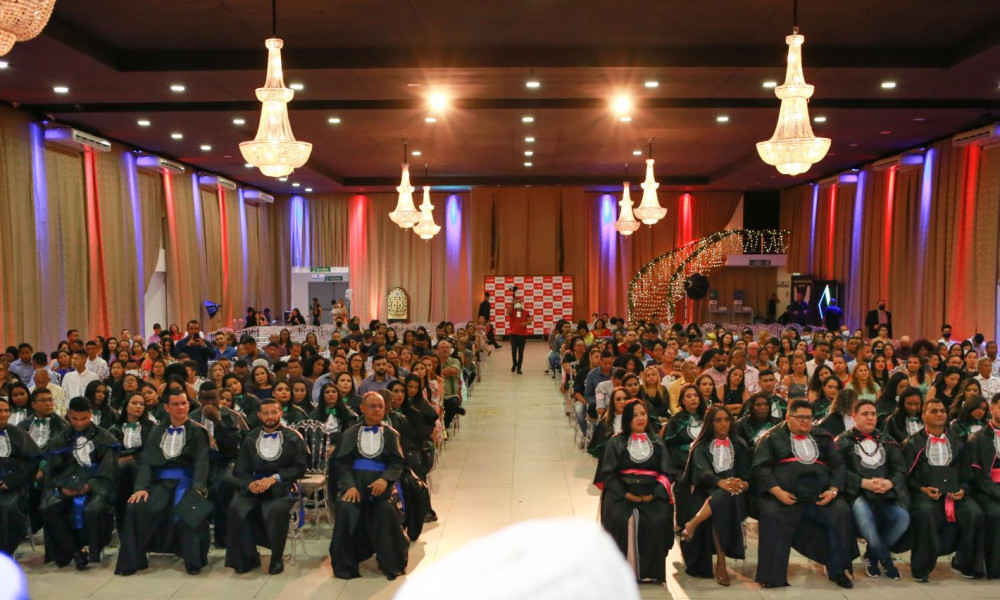 Edufor realiza colação de grau dos primeiros formandos da instituição