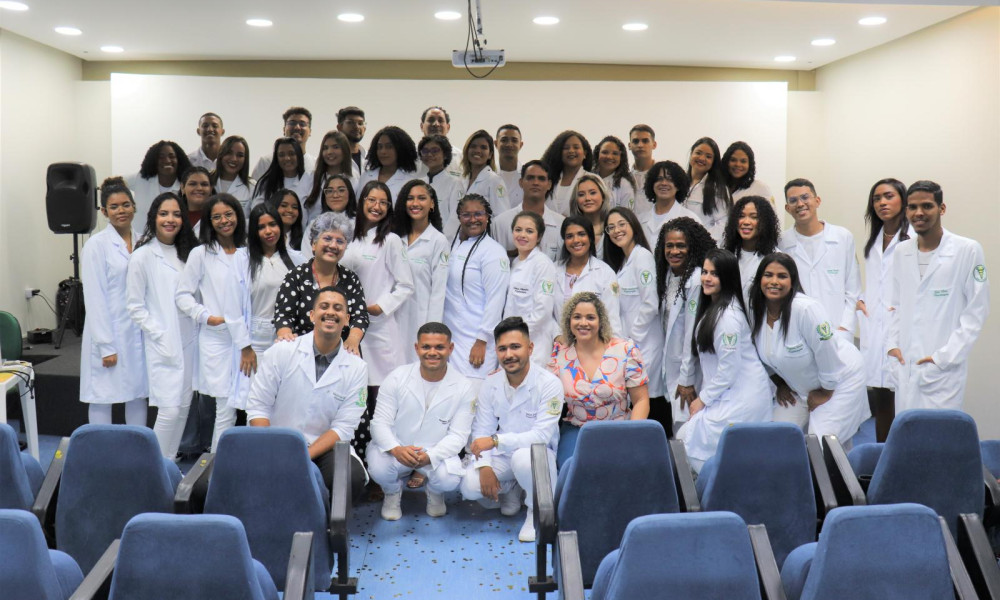 Alunos de Fisioterapia participam de Cerimônia do Jaleco