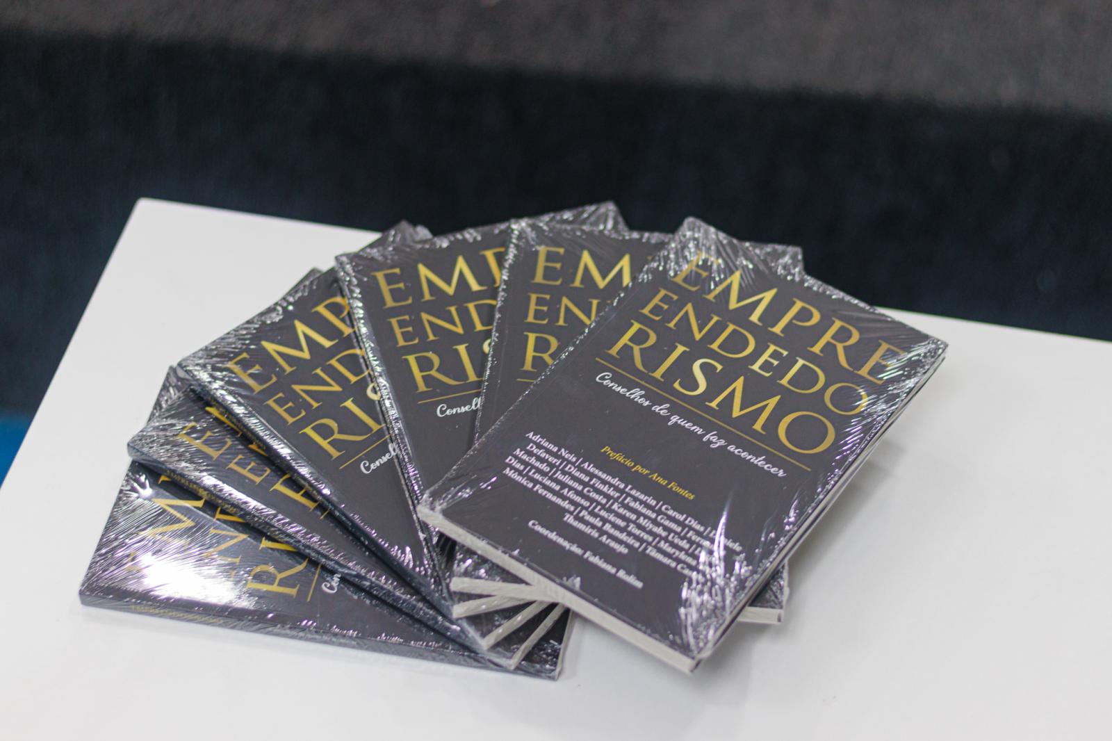 Docente da Edufor Lança Obra Sobre Empreendedorismo